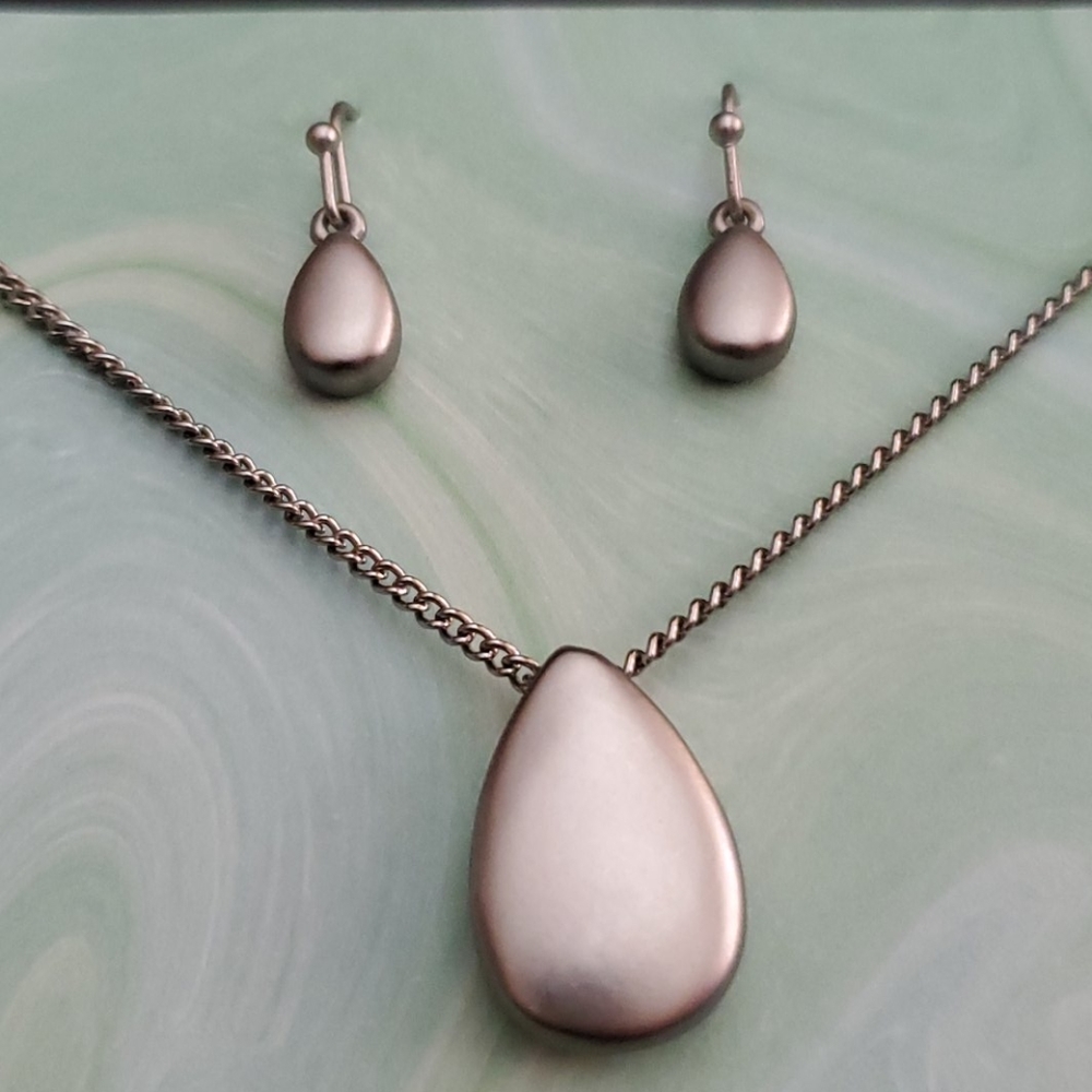 mintMONGOOSE Brushed Silver Teardrop set
